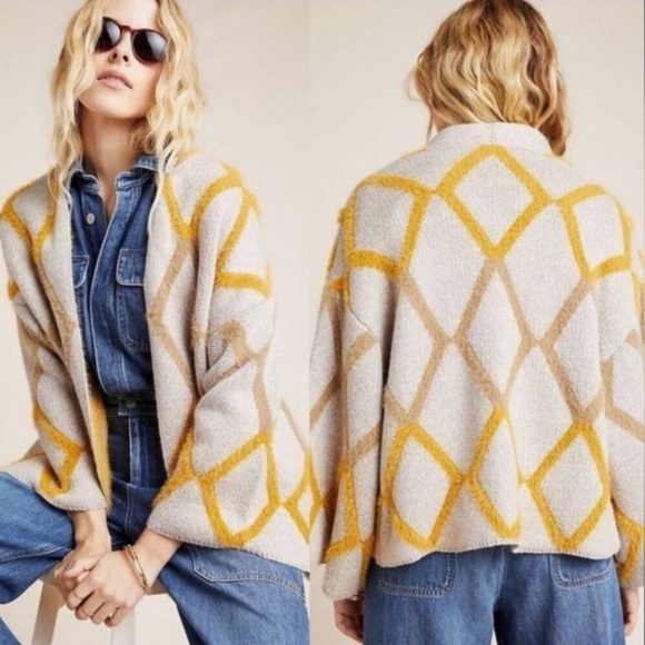 Anthropologie - Akemi + Kin - Sedona Textured Diamond Kimono Cardigan
Sweater - Picture 2 of 8